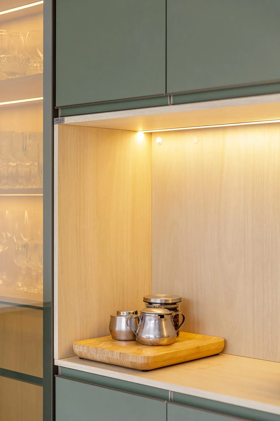 Cozinha — Cozinha com ilha e iluminação embutida